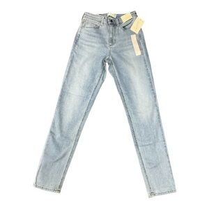 Universal Thread - NWT - Women's Light Wash Skinny Jeans